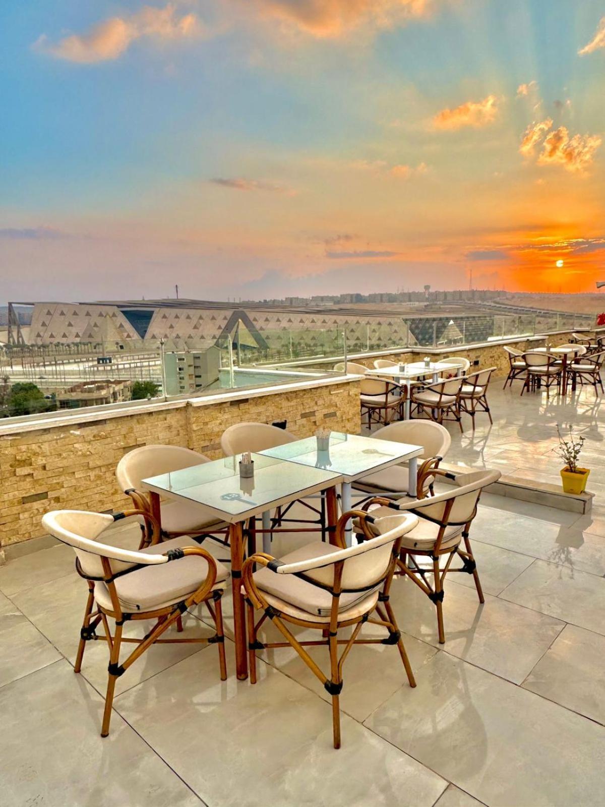 Готель Grand Museum & Pyramids View Kafr Ghatati Екстер'єр фото